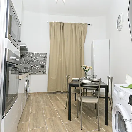 Margherita House Airport By Ml White House Apartamento Génova